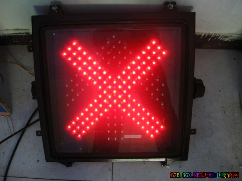 红叉交通信号灯